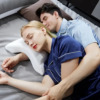 Cuscino in memory foam dalla forma curva per il braccio